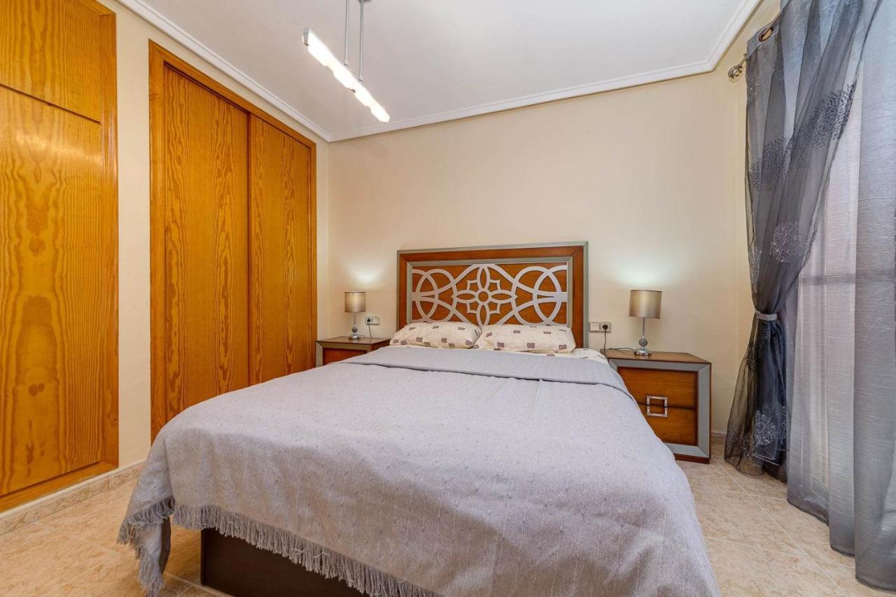 Cozy Appartment Torrevieja At Irina Kültér fotó
